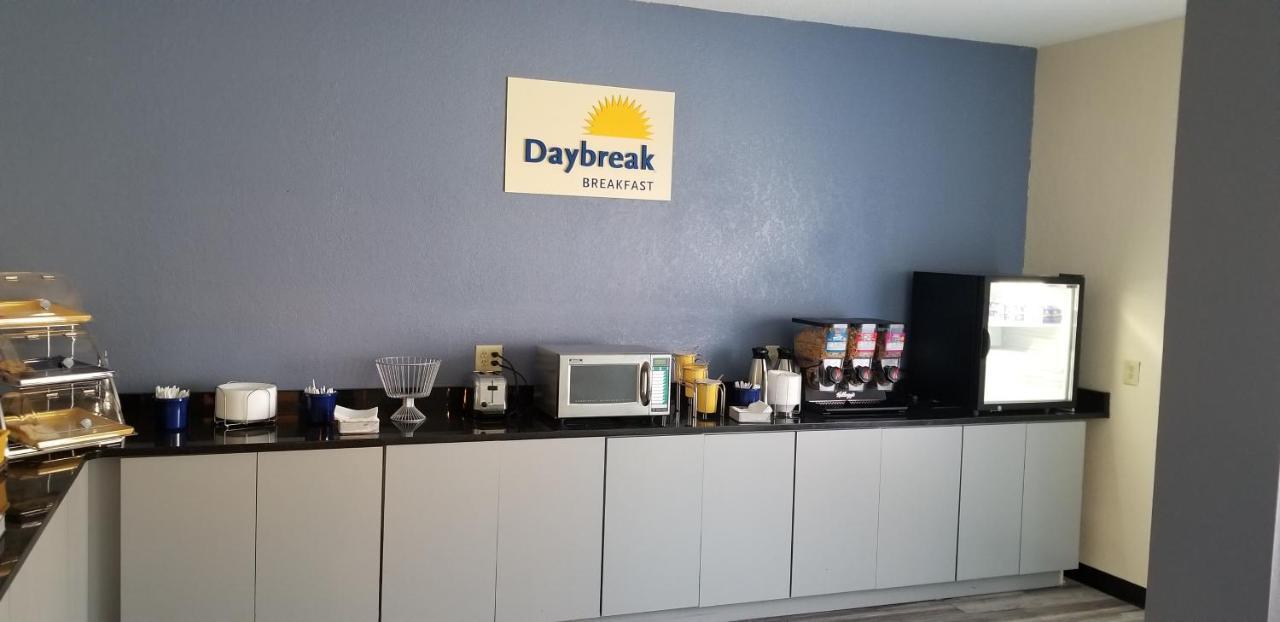 Days Inn By Wyndham Macon I-75 North Экстерьер фото
